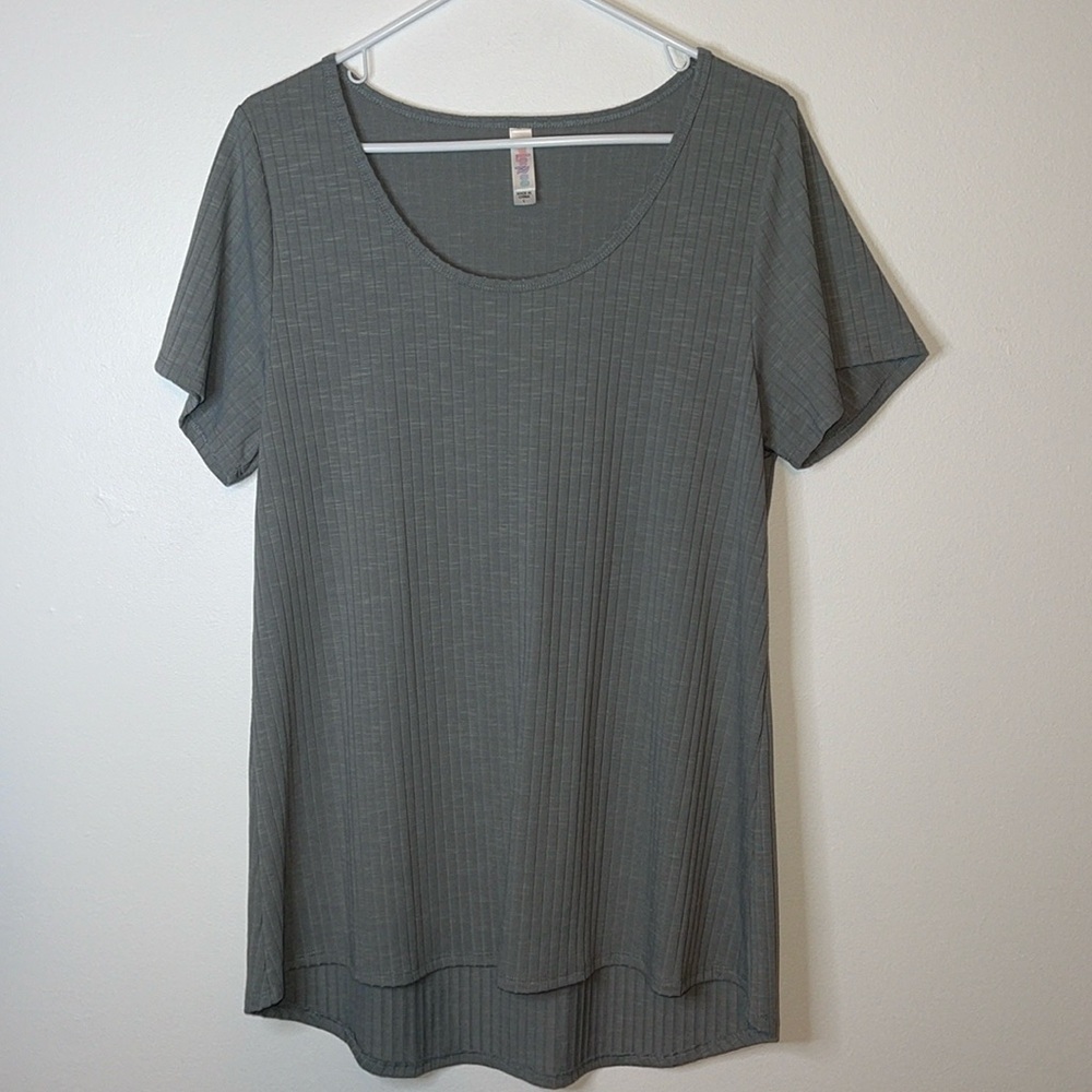 LuLaRoe Ribbed Top Short Sleeves Scoop Neck Sage Green Size Large